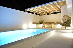 Natura Luxury Villas