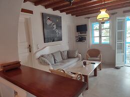 Ornos Beachside 2 Bd Stylish House
