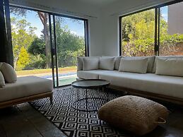 Bryanston Luxurious 4-Bed Villa