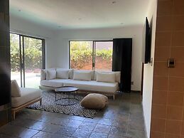Bryanston Luxurious 4-Bed Villa