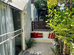 The Beach Break Surf Hotel