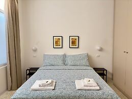 Navigli Apartments