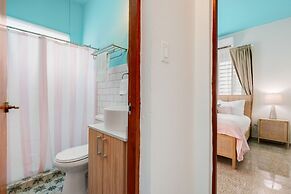 Modern Condado Apartment Pool Free Parking