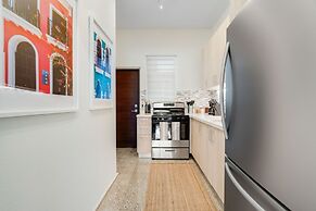 Modern Condado Apartment Pool Free Parking