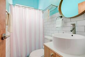 Modern Condado Apartment Pool Free Parking