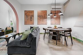 Chic Apartment Pool Parking in Central Condado
