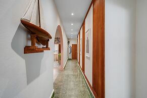 Chic Apartment Pool Parking in Central Condado