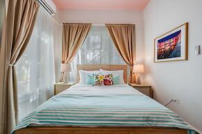Chic Apartment Pool Parking in Central Condado