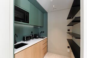 Business Bay Chic Studio w Pool Gym