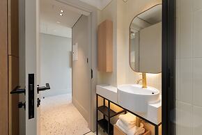 Business Bay Chic Studio w Pool Gym