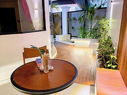 Cambana La Rivière Hotel