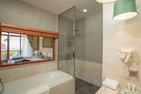 Cambana La Rivière Hotel