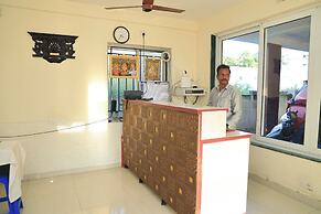 AK Vellore Stays