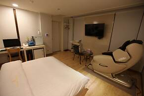 RIVER HOTEL NAMWON