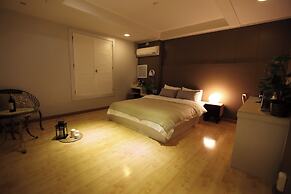 RIVER HOTEL NAMWON