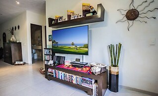 Luxury Penthouse with 2 BR - Meridian