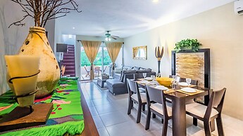 Luxury Penthouse with 2 BR - Meridian