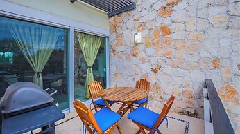 Luxury Penthouse with 2 BR - Meridian