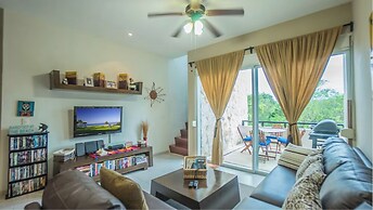 Luxury Penthouse with 2 BR - Meridian