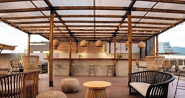 Edificio QO 97 By Jalo
