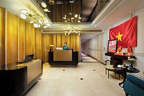 Le Premier Hotel & Rooftop Bar