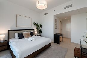 Sleek 2BR at Downtown Close to Dubai Mall