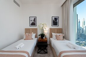 Sleek 2BR at Downtown Close to Dubai Mall
