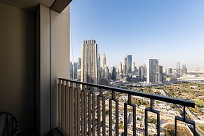 Sleek 2BR at Downtown Close to Dubai Mall