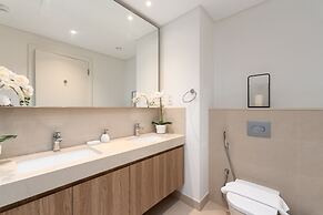 Sleek 2BR at Downtown Close to Dubai Mall