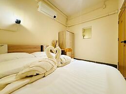 Charming Hostel