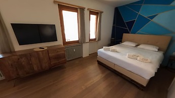 7 Rooms