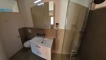 7 Rooms