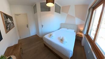7 Rooms