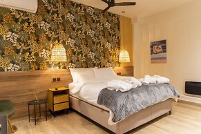 Trikala Mall Suites !