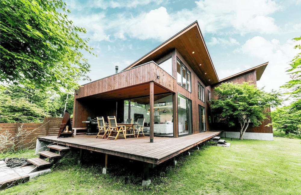 SUKH KARUIZAWA
