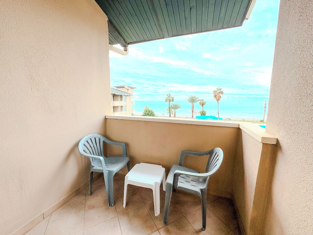 Senza Sunset Beach Hotel