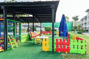 Senza Sunset Beach Hotel