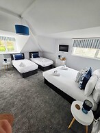Marine Hotel