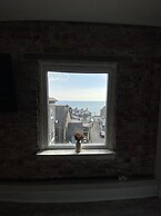 Marine Hotel