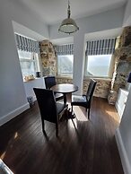 Marine Hotel