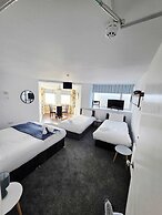 Marine Hotel