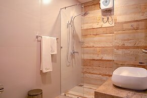 Ravo Hotel