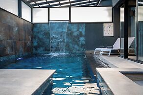 Naomi Boutique Suites