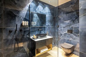 Naomi Boutique Suites