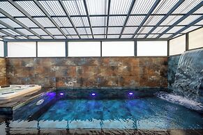 Naomi Boutique Suites