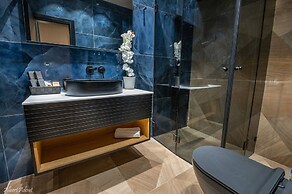Naomi Boutique Suites