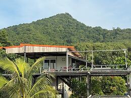 Baan Plai Laem Homestay