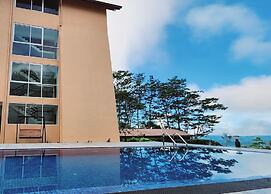 Mount Hunt Resort