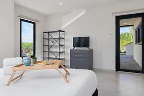 Modern NEW 2br1ba Nature Escape Great Location