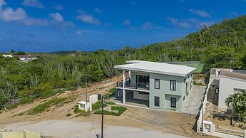 Modern NEW 2br1ba Nature Escape Great Location